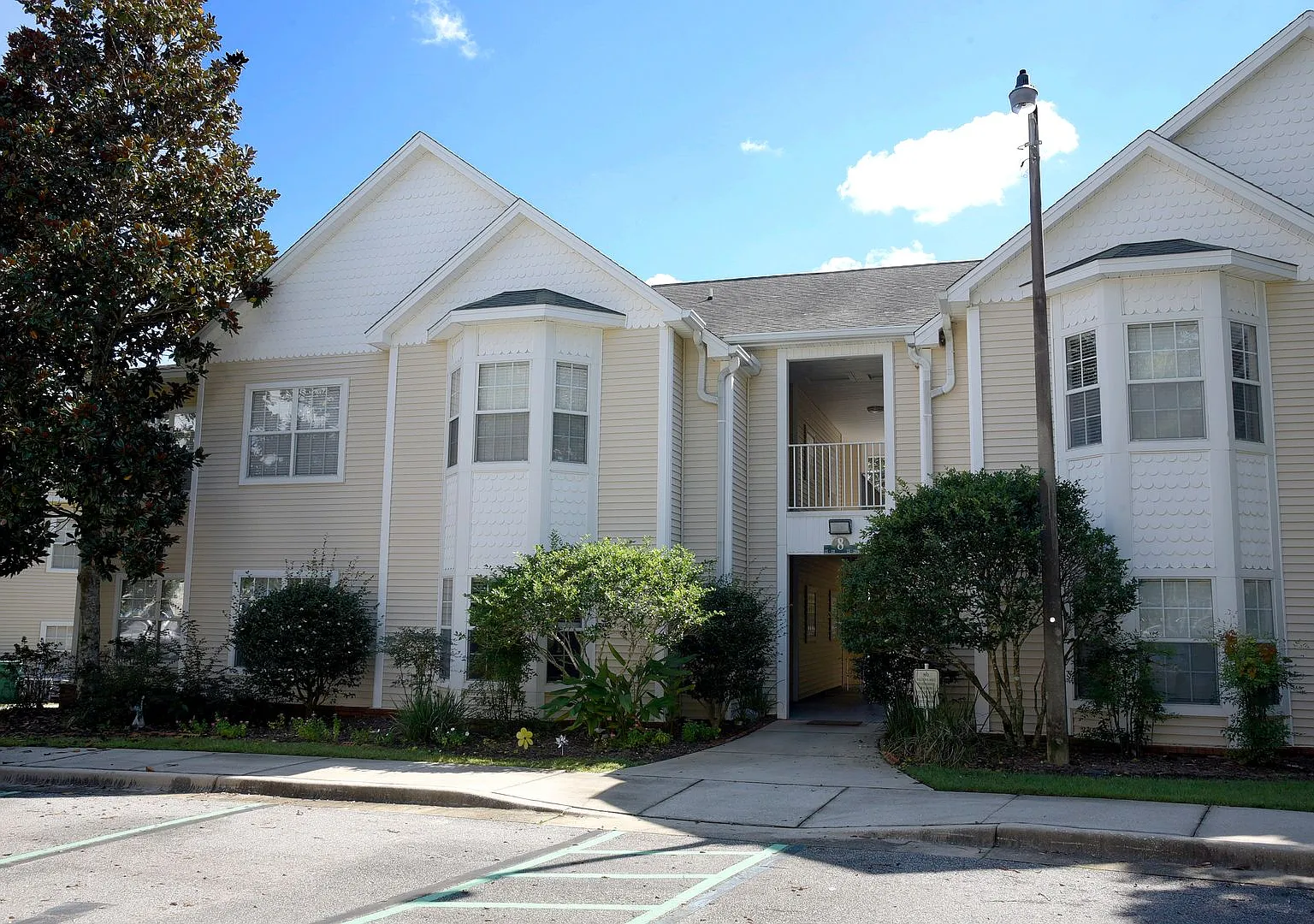 Second Floor Unit at The Oaks! — Photo 1