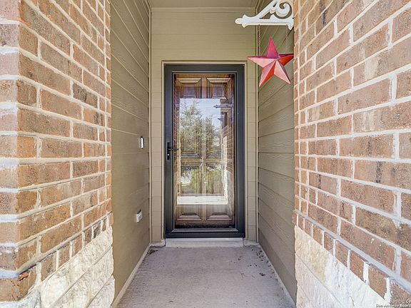 3rd image of 13316 Canyon Meadows