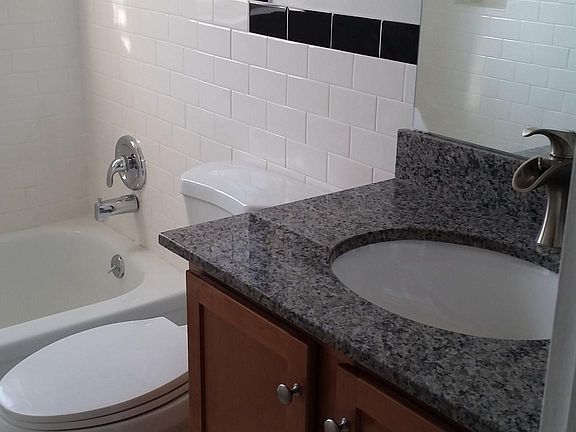 4th image of 1910 Tower Grove Ave APT 2N