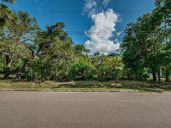 2nd image of E Spruce St