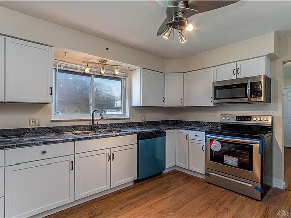 2nd image of 3221 Hillpoint Ln