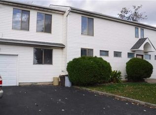 18 Albergo Ct APT A, Bethpage, NY 11714
