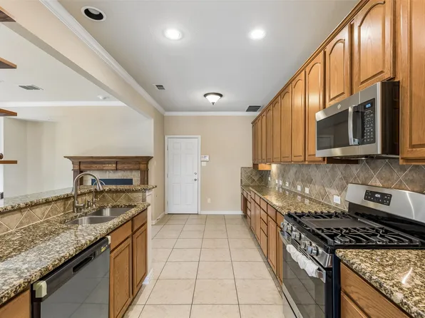 4313 Kestrel Way, Carrollton, TX 75010