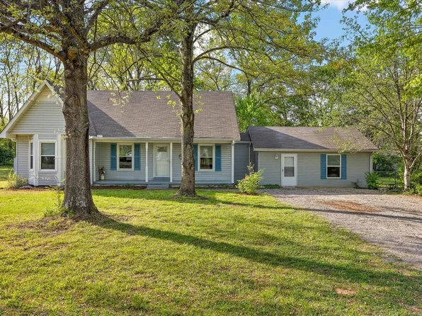 7427 Chadwick Dr, Murfreesboro, TN 37129