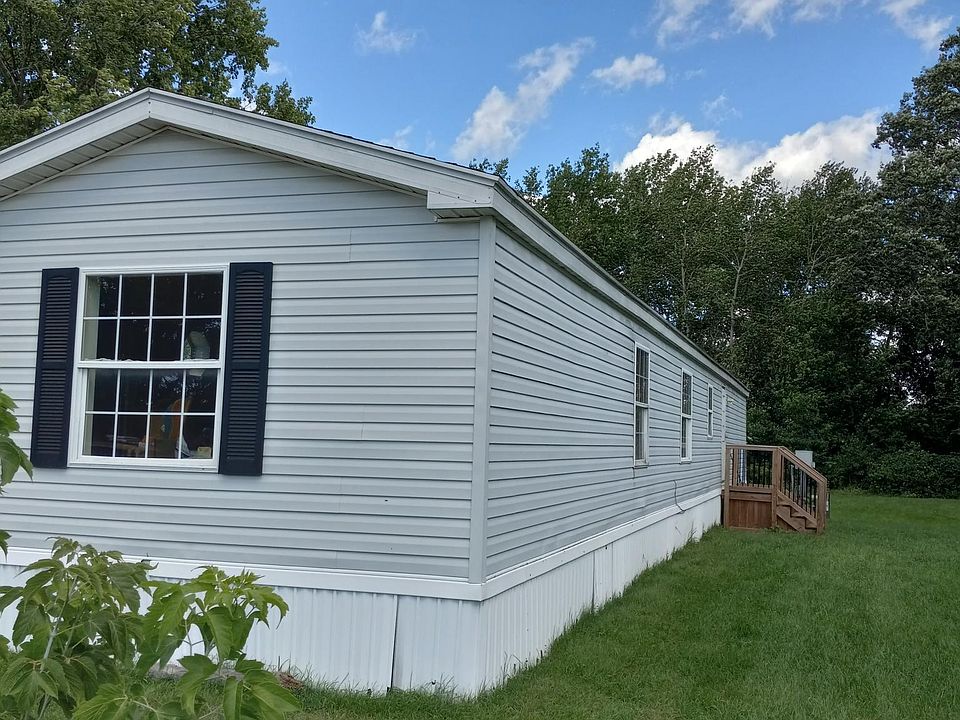2nd image of 356 Sarah St NE