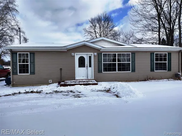 531 S Saginaw St, Byron, MI 48418