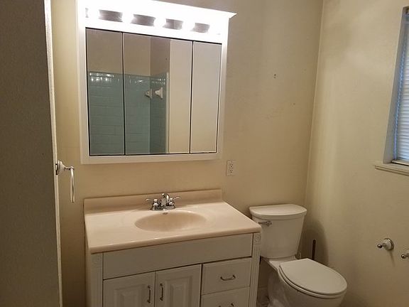 5th image of 151 Long Leaf Cir