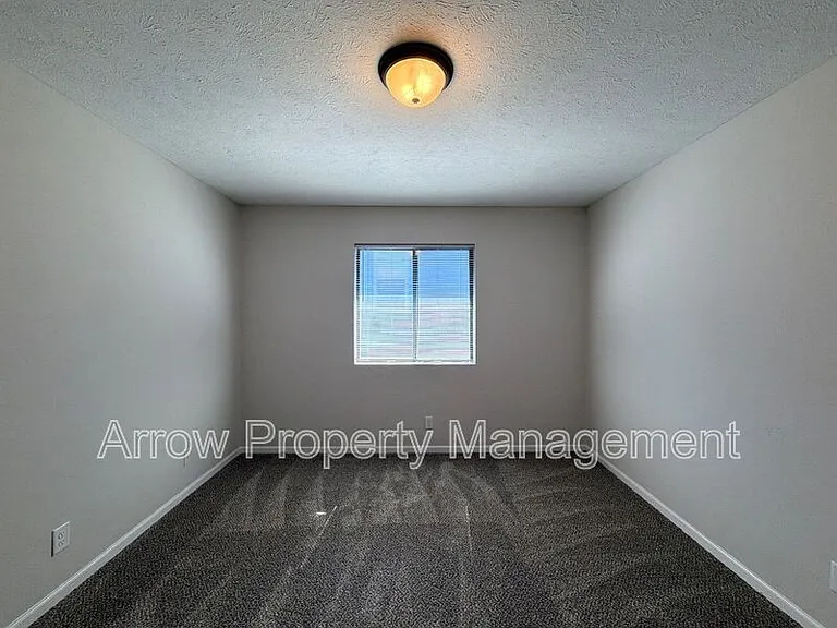 922 A St #5 — Photo 7