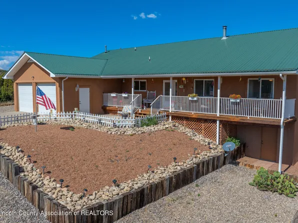 105 Las Tablas, Capitan, NM 88316