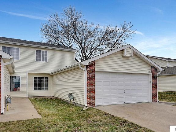2nd image of 2211 W Todd Ln