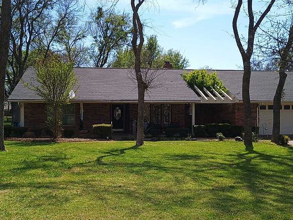 3rd image of 4009 Fairway Dr