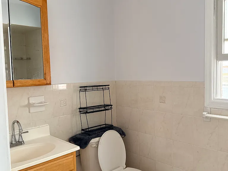 322 Baldwin Ave #2 — Photo 6