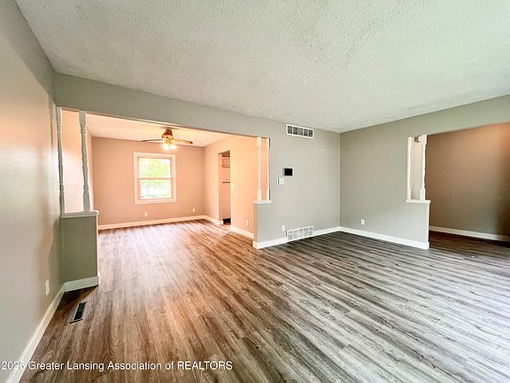 5th image of 5401 Catalpa Dr
