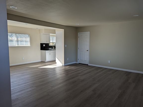 2nd image of 24 Hobart Ave #4