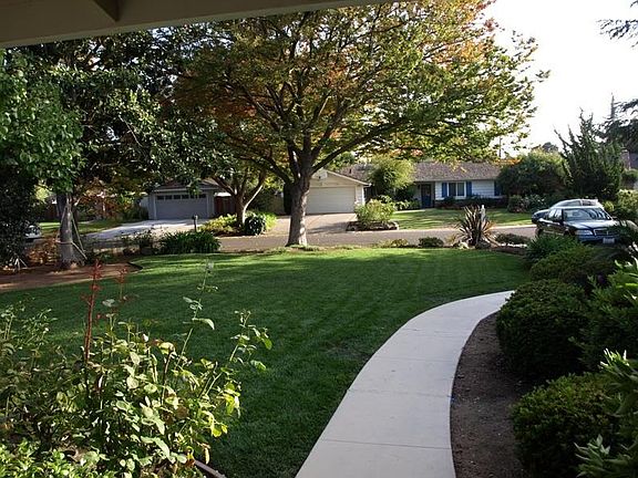 Serene street - cul-de-sac