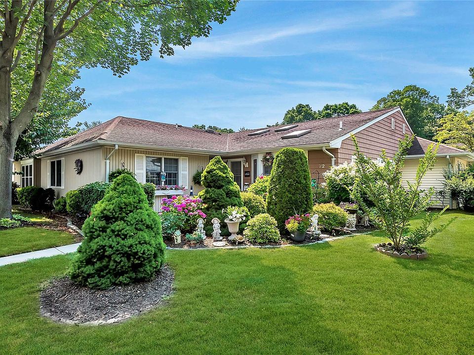 1st image of 72 Revere Dr #72