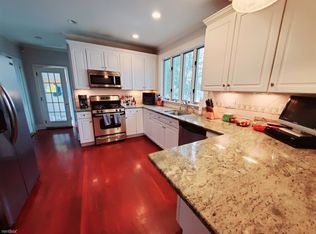 16 Holcomb Ave, Stamford, CT 06906