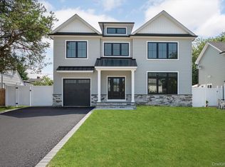 11 Forest Lane, Westbury, NY 11590