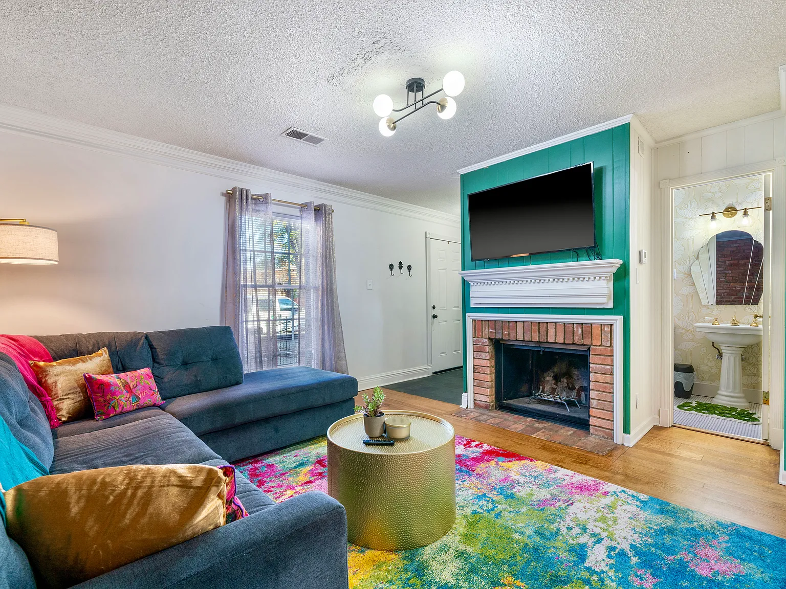 3 bed, 2.5 bath, 1668 sqft, $2,000 — Photo 2