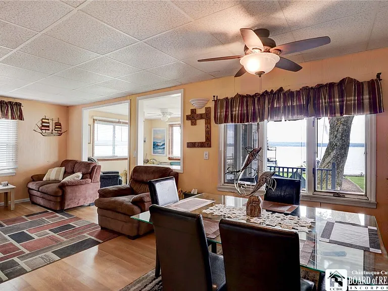 2372 Lakeside Dr — Photo 8