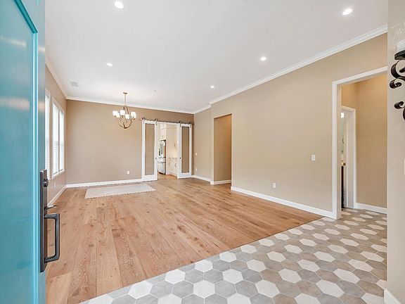 4th image of 215 Darbster Place
