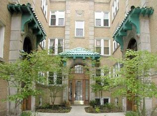 2867 W Leland Ave #1, Chicago, IL 60625