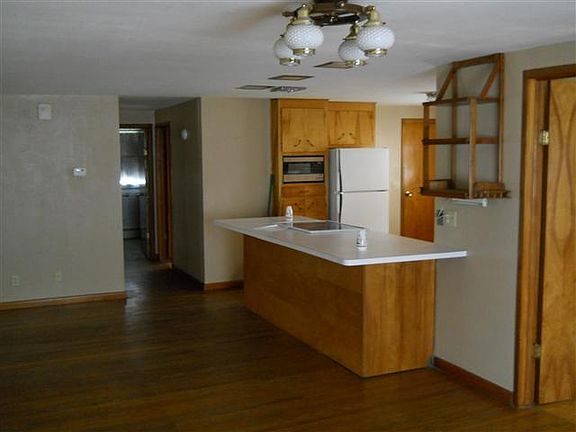 KITCHEN DINING AREA