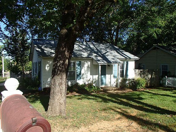 3rd image of 501 N Montgomery St