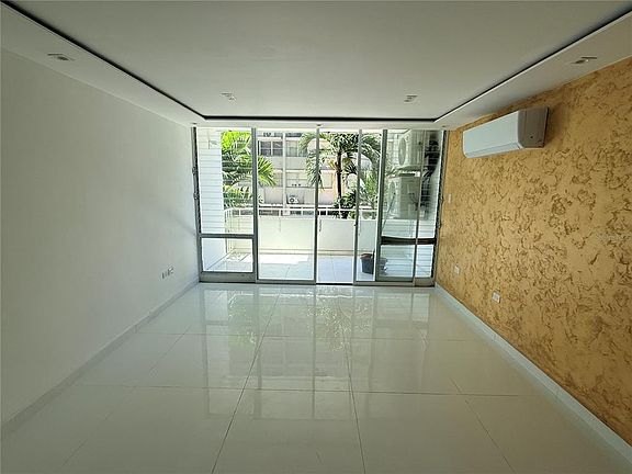 4th image of 14 CALLE MARSEILLES #204