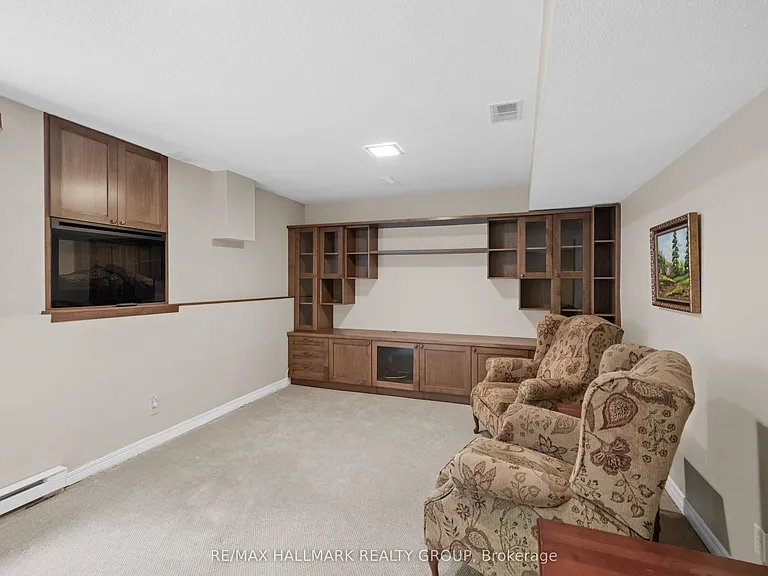 44 Dunbarton Ct — Photo 38