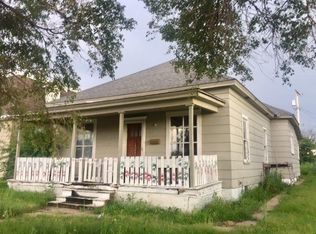 402 E 12th St, Ellis, KS 67637