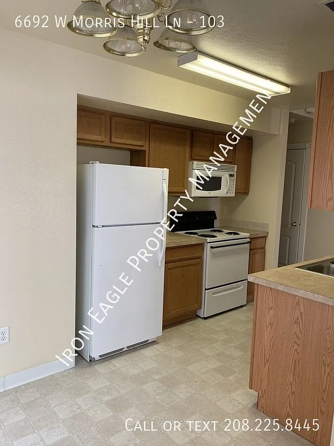 2 bed, 1.5 bath, 1000 sqft, $1,325 — Photo 4