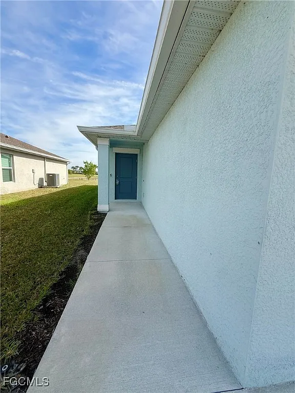 Building Photo - 3850 Treasure Oak Way