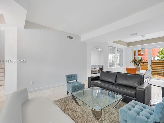 3rd image of 18450 NE 30th Pl