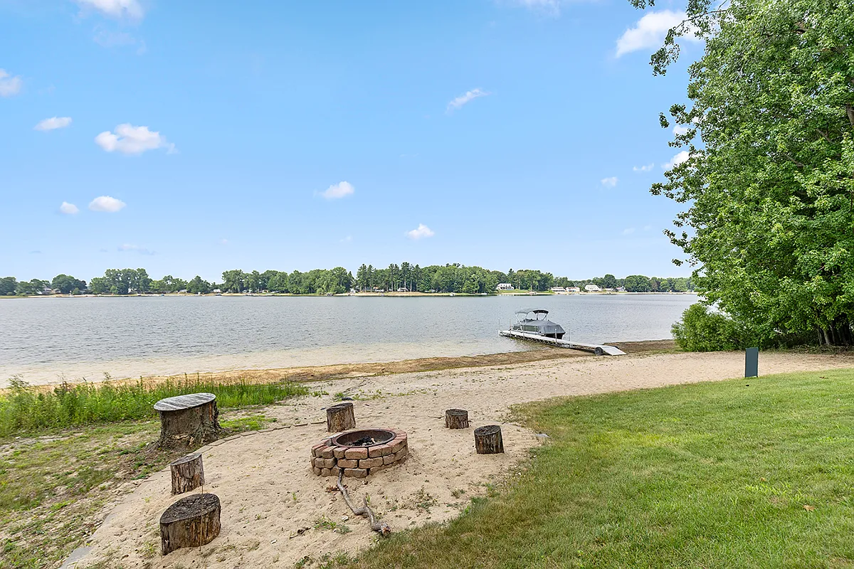 3 bed, 2250 sqft, $2,500 — Photo 1