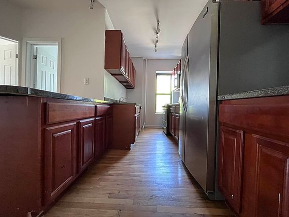 3rd image of 305 Ocean Ave APT B5