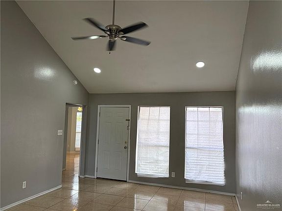 4th image of 404 S Sol Dorado St