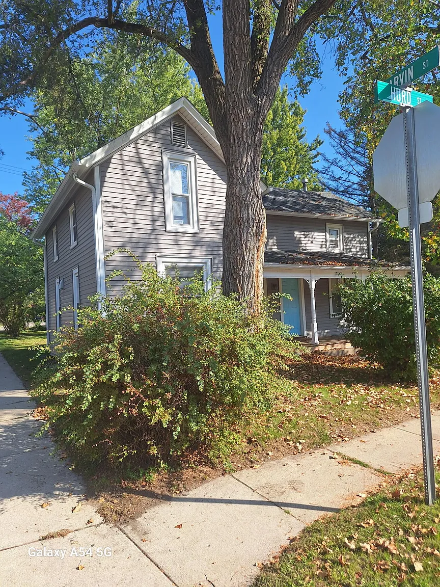 203 Hurd St photo 1