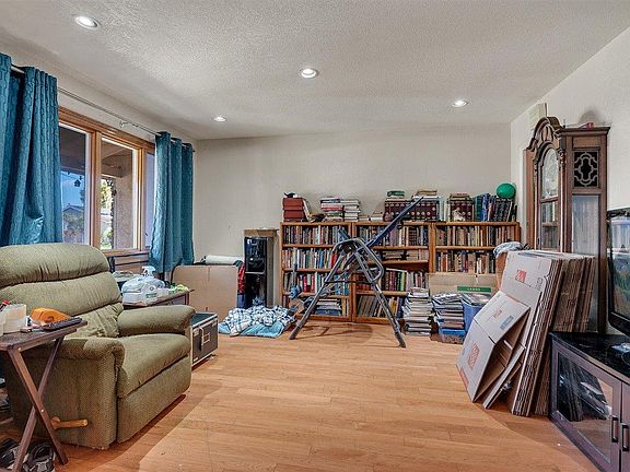 4th image of 6567 San Anselmo Way