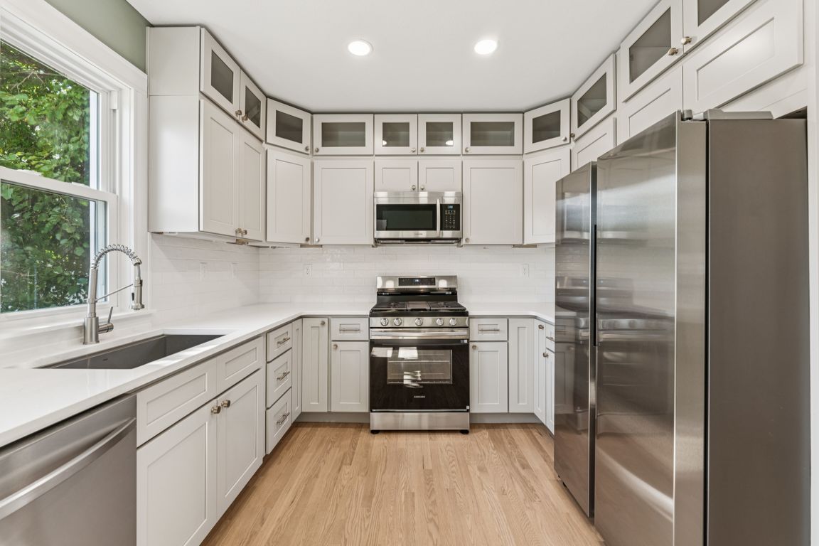 next background image