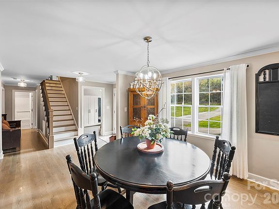 5th image of 123 Chestnut Ridge Rd