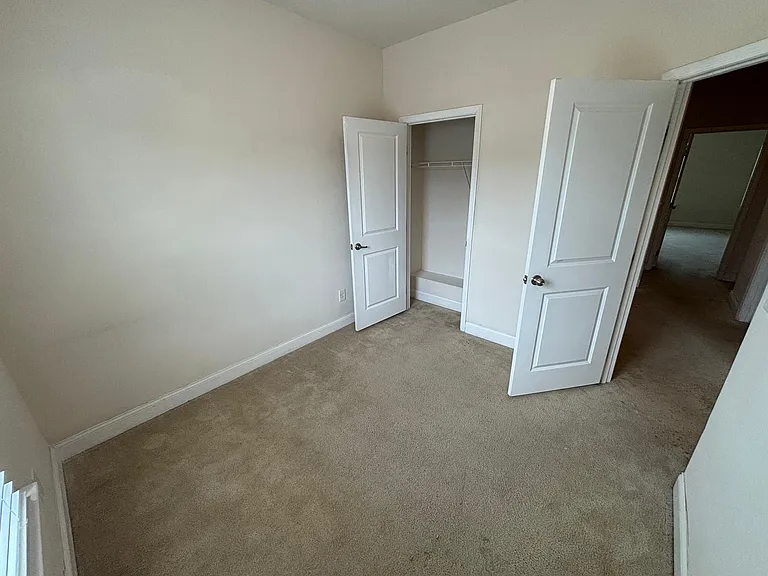 721 Suffield Way — Photo 31