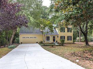 1099 Colony Dr, Alpharetta, GA 30009