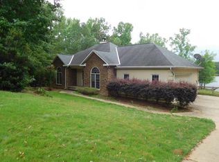 213 Fox Chase Trl, Midland, GA 31820