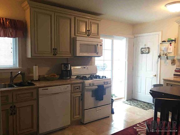 2nd image of 7353 Colonial Dr