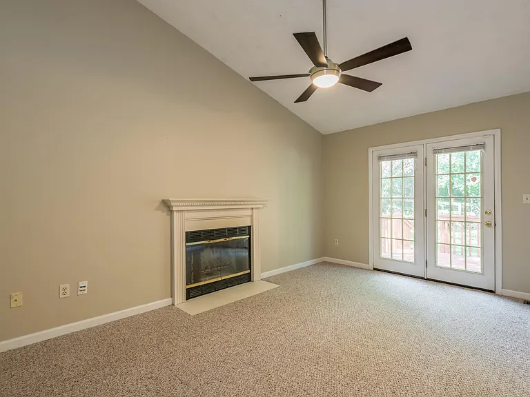 1560 Pheasants Glen Dr — Photo 56