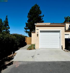 6631 Pioneer Ln, Dublin, CA, 94568