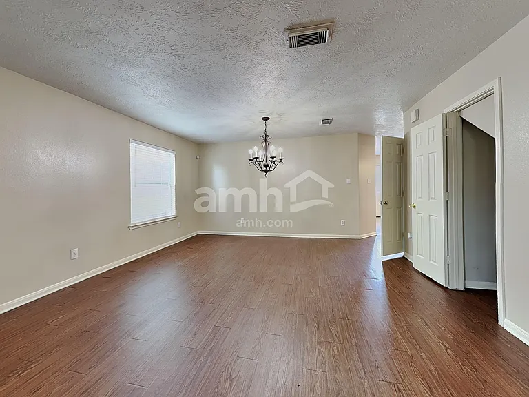 9031 Ferndale View Dr — Photo 6