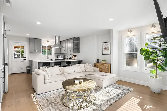 514 SE 42nd Ave #A — Photo 8