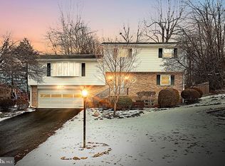 416 Rushmore Dr, York, PA 17402